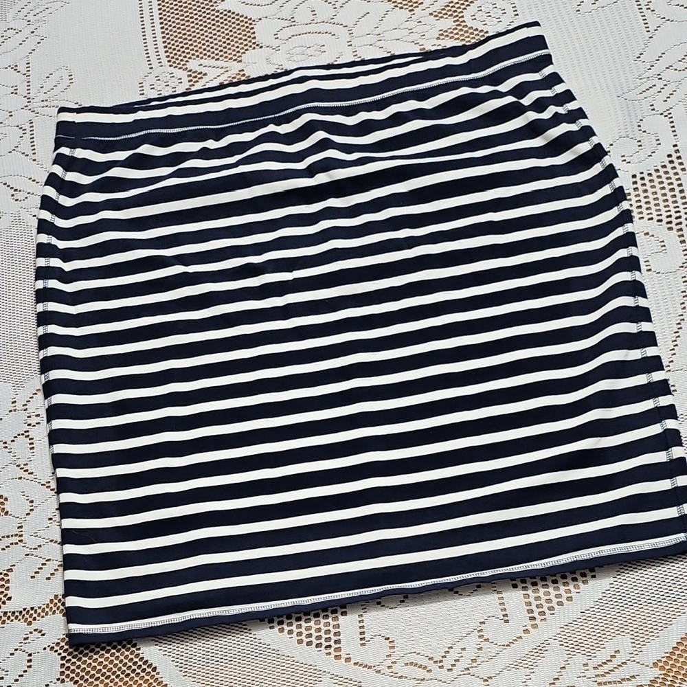 Old Navy Striped Pencil Skirt in Blue and White